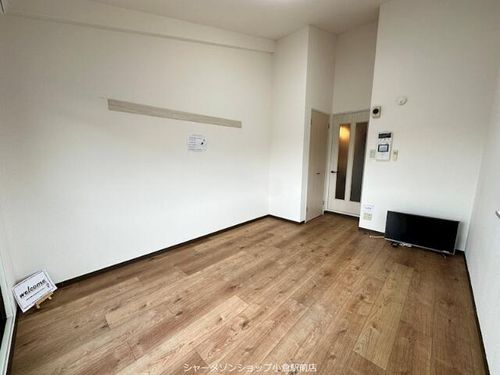 リファレンス到津の居間