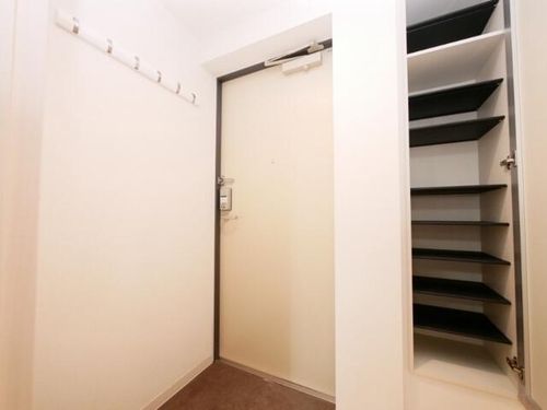 北海道札幌市西区西町北13丁目(マンション)の賃貸物件の玄関
