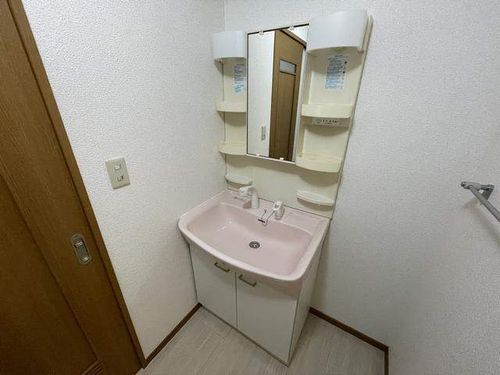 シェソワ八社の内装