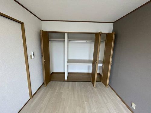 シェソワ八社の内装