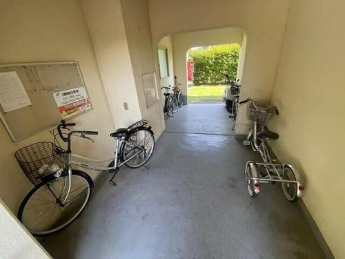 マンション宮西の玄関