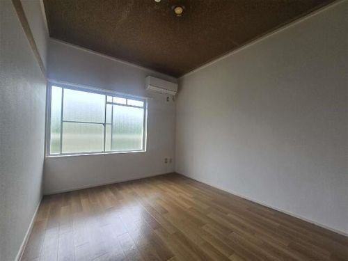 マンション宮西の居間