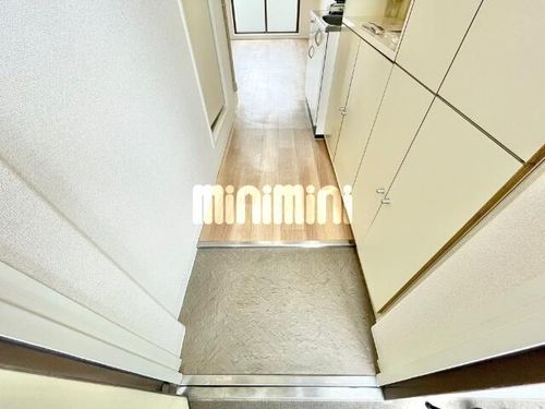 クオリシティ山手402の玄関