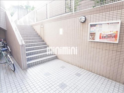 AG HOUSE A棟の玄関