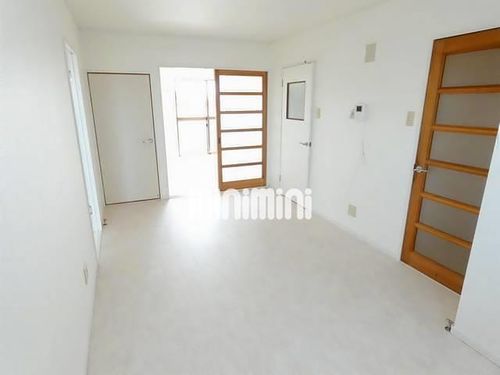 リバーサイドの居間