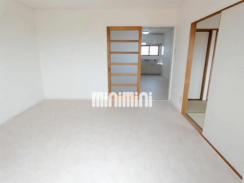 リバーサイドの居間