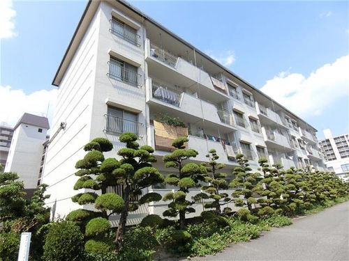 シャンボール鶴見の外観