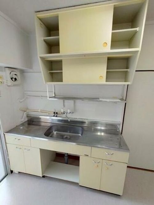 ヴィラナリー豊岡1号棟のキッチン