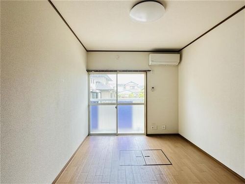 ナイスワン太子の内装