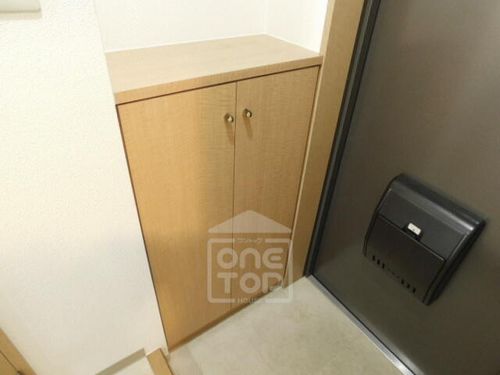 エルカーサ正雀1の玄関