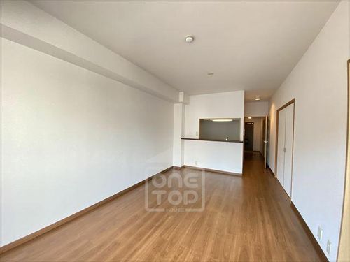 フロール南茨木の居間