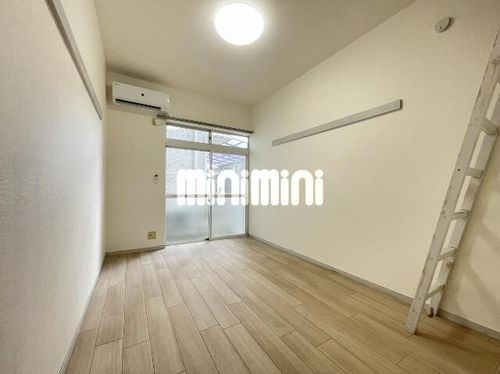 アーバン羽根の居間