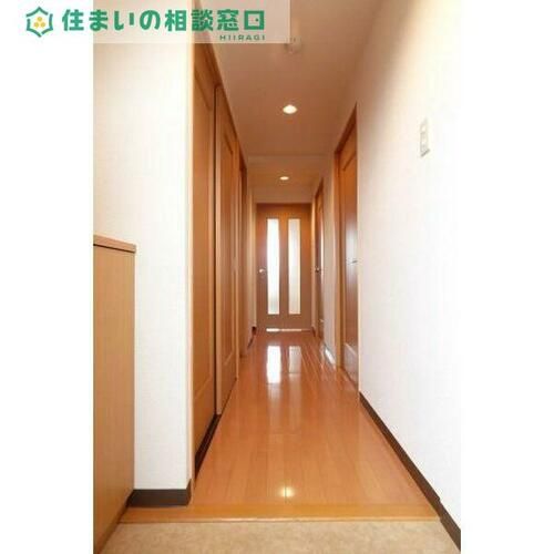 愛知県岡崎市広幡町(マンション)の賃貸物件の玄関