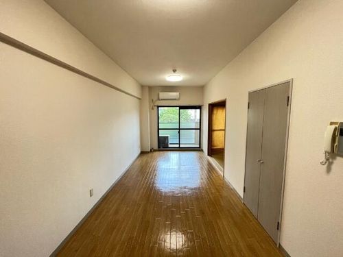 CASA ELEVATOの居間