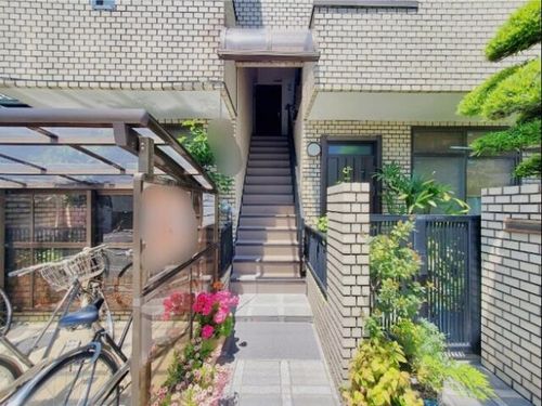 大阪府大阪市旭区大宮3丁目(マンション)の賃貸物件の玄関