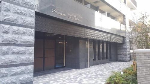 プレサンスTHE神戸の玄関