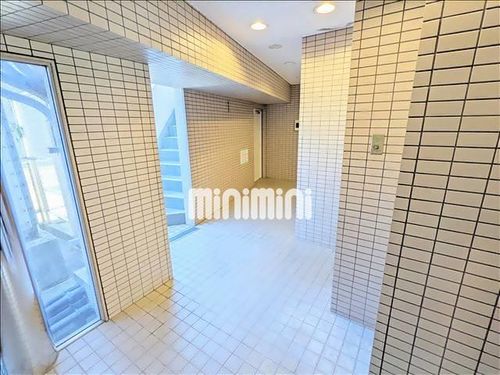 サンリバーイナダの玄関