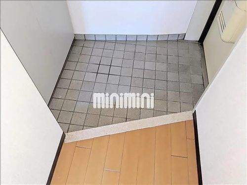 サンリバーイナダの玄関