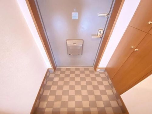 フォンティーヌ徳重の玄関