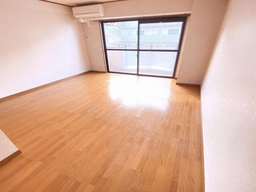 フォンティーヌ徳重の居間