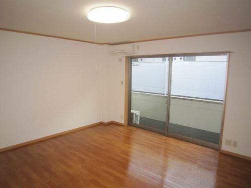 ハイツ田戸 Ⅱの居間