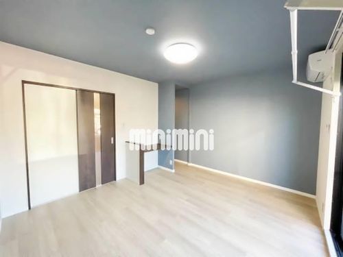 ドミール・九之坪 A棟の居間