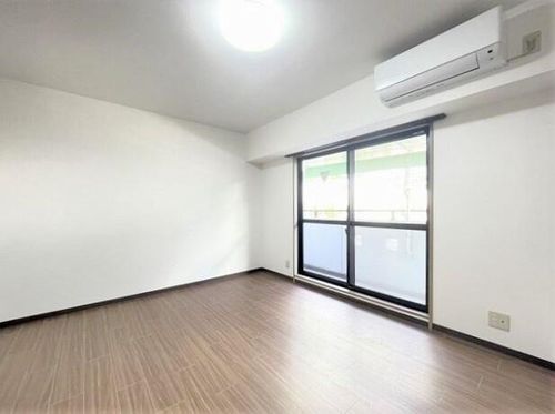 ラフィーネ日比野の居間