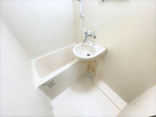 ラフィーネ日比野の風呂