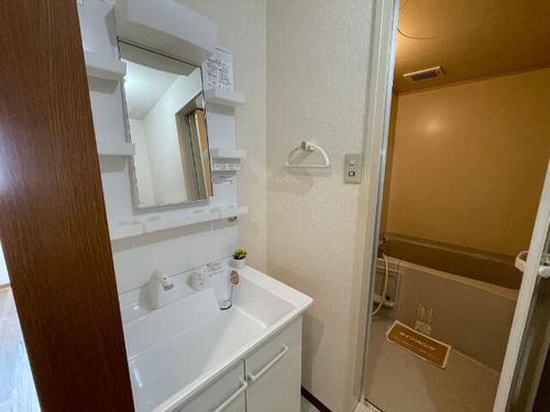 パイン・ウォールの内装