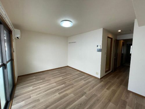 パイン・ウォールのその他画像