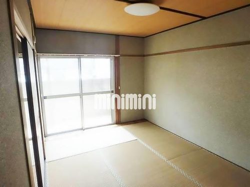 サンハウスの居間