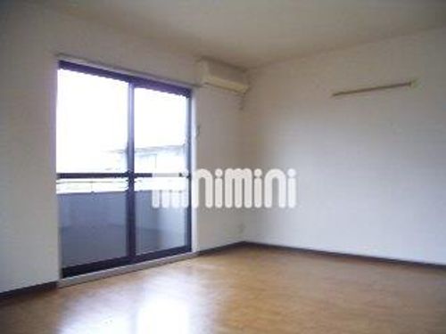 的場三番館の居間