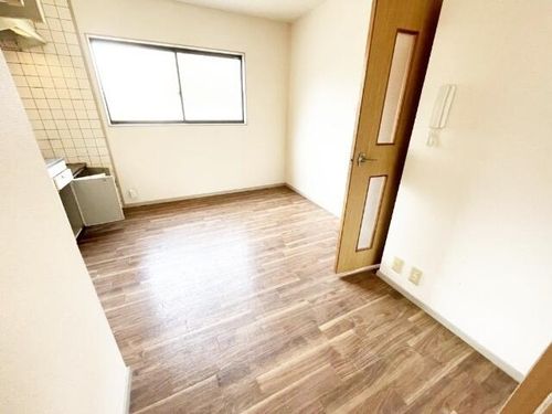 サンコート B棟の居間