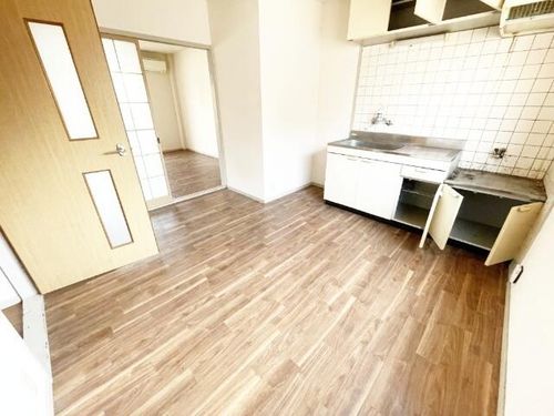 サンコート B棟の居間