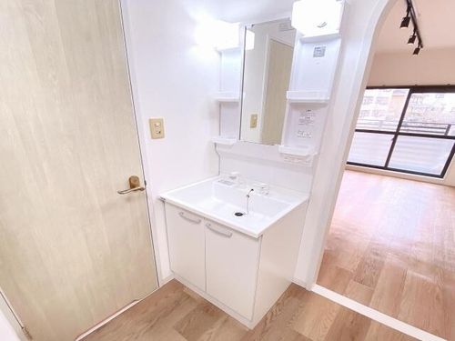 レジデンウタムラの内装