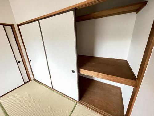 エーデルワイス八幡の内装