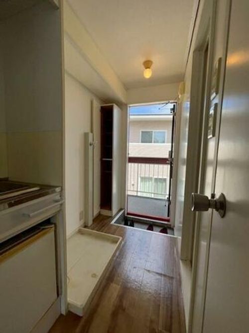 コーポTMYの玄関