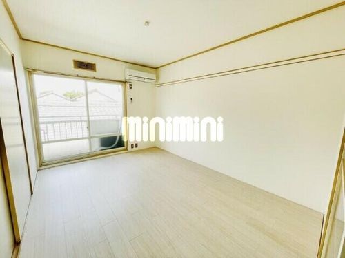 グリーンパークやしきの居間