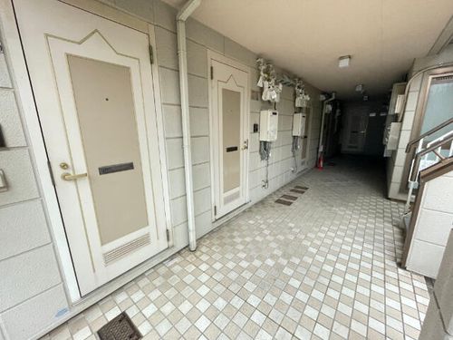 メモアール悠悠の玄関