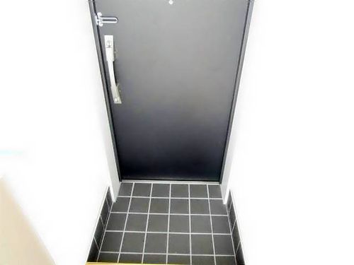 HONNMACHI BOX24の玄関