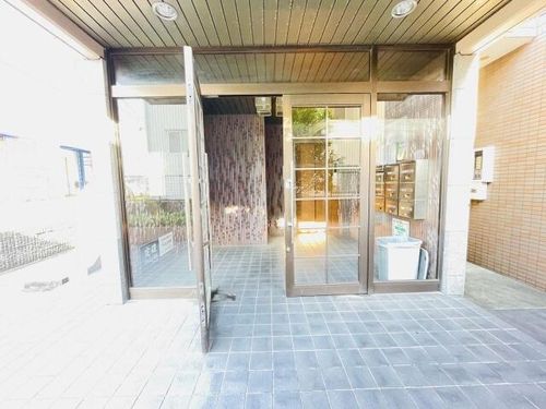 デュエム福島の玄関