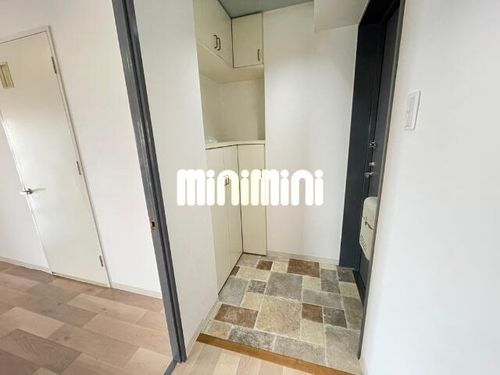 ライジングサン安城の玄関