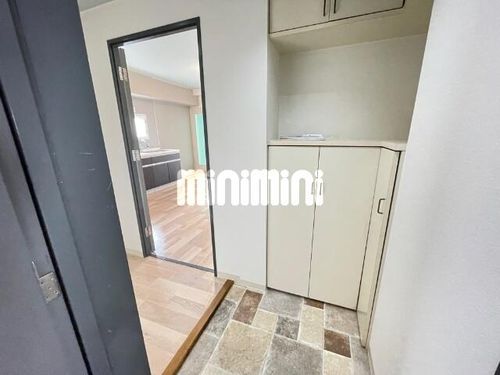 ライジングサン安城の玄関