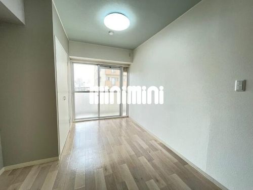 ライジングサン安城の居間