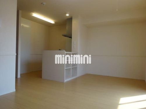 ルミエールこがねⅡ B棟の居間