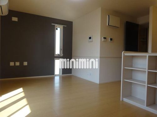 ルミエールこがねⅡ B棟の居間