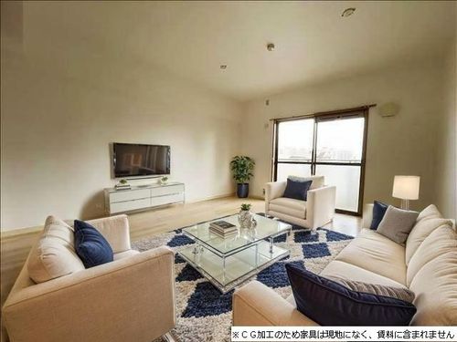 三和ビルの居間