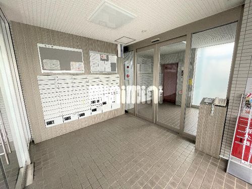 日進エクセルハイツの玄関