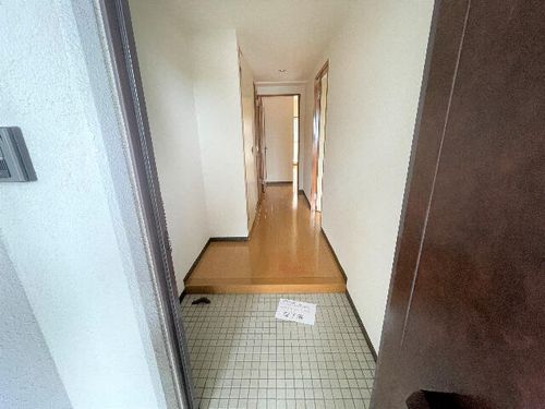 日進エクセルハイツの玄関