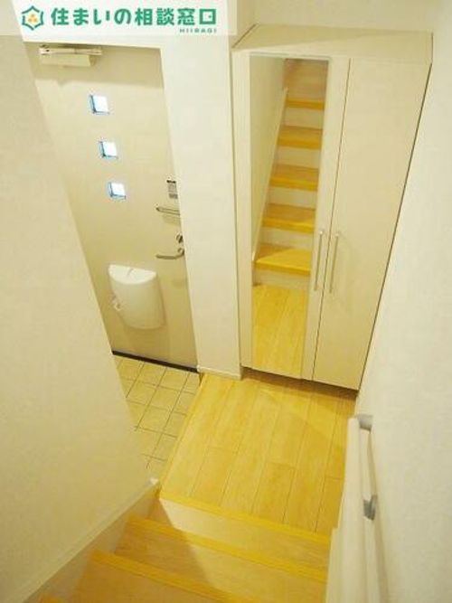 愛知県碧南市道場山町3丁目(アパート)の賃貸物件の玄関